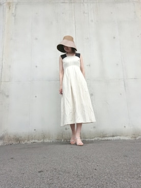 「BABY PURE（ベイビーピュア）のベビーピュアベージュミュール（サンダル、ベージュ系）」を使った、Rieさん（レディース・168cm）の秋コーディネート