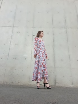 「Diagram（ダイアグラム）のフラワープリントワンピース（ワンピース、グレー系）」を使った、Rieさん（レディース・168cm）の夏コーディネート