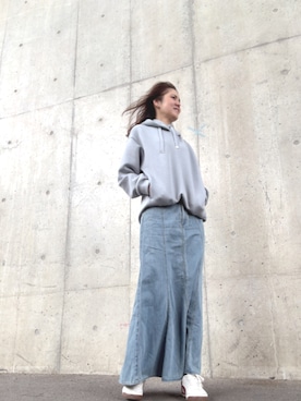 「GU（ジーユー）のマーメイドデニムスカート（デニムスカート、ブルー系）」を使った、Rieさん（レディース・168cm）の春コーディネート
