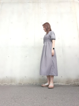 「studio CLIP（スタディオクリップ）のかる楽トングサンダル（サンダル、ゴールド系）」を使った、Rieさん（レディース・168cm）の秋コーディネート