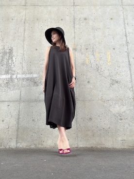 「アイテム（サンダル）」を使った、Rieさん（レディース・168cm・50代）の秋コーディネート