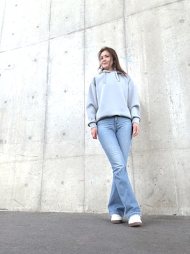 「GAP（ギャップ）のウォッシュウェル ハイライズ '70sフレアデニム（デニムパンツ、ブルー系）」を使った、Rieさん（レディース・168cm）の夏コーディネート