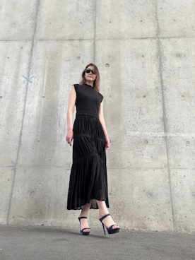 「アイテム（サンダル）」を使った、Rieさん（レディース・168cm・50代）の秋コーディネート