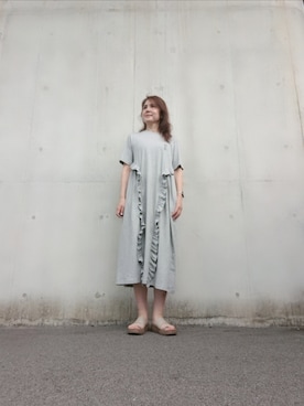 「UNIQLO（ユニクロ）のフリルワンピース（ワンピース、シルバー系）」を使った、Rieさん（レディース・168cm）の秋コーディネート