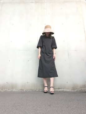 「LEPSIM（レプシィム）のバックシャーリングワンピース　967154（ワンピース、ブラック系）」を使った、Rieさん（レディース・168cm）の秋コーディネート