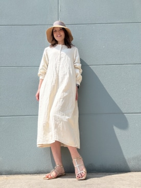 「アイテム（サンダル）」を使った、Rieさん（レディース・168cm・50代）の秋コーディネート