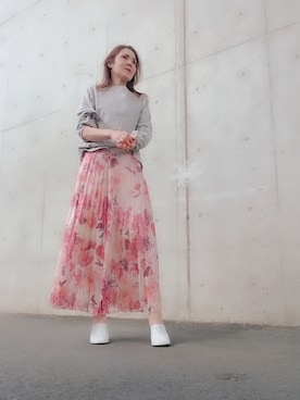 「ZARA（ザラ）の花柄プリーツスカート（スカート、ピンク系）」を使った、Rieさん（レディース・168cm）の春コーディネート