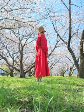 「OPAQUE.CLIP（オペークドットクリップ）の【大草直子さんコラボ】シャツワンピース（ワンピース、レッド系）」を使った、Rieさん（レディース・168cm）の春コーディネート