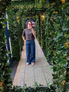 「CREDONA（クレドナ）のDOUBLE KNEE WASHED DENIM PANTS/ダブルニーウォシュドデニムパンツ（デニムパンツ、ブルー系）」を使った、ai*さん（レディース・165cm）の夏コーディネート