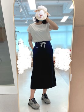 「日系极简」｜「アイテム（スニーカー）」を使った、Jasmine さん（レディース・170cm）の秋コーディネート