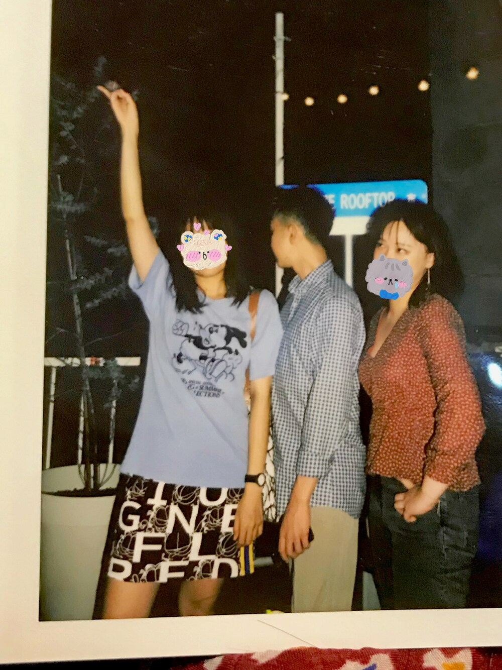 「街头搭配、休闲、盐系风格」｜「no brandのアイテム（Tシャツ/カットソー、ブルー系）」を使った、Jasmine さん（レディース・170cm）の夏コーディネートの1枚目の写真