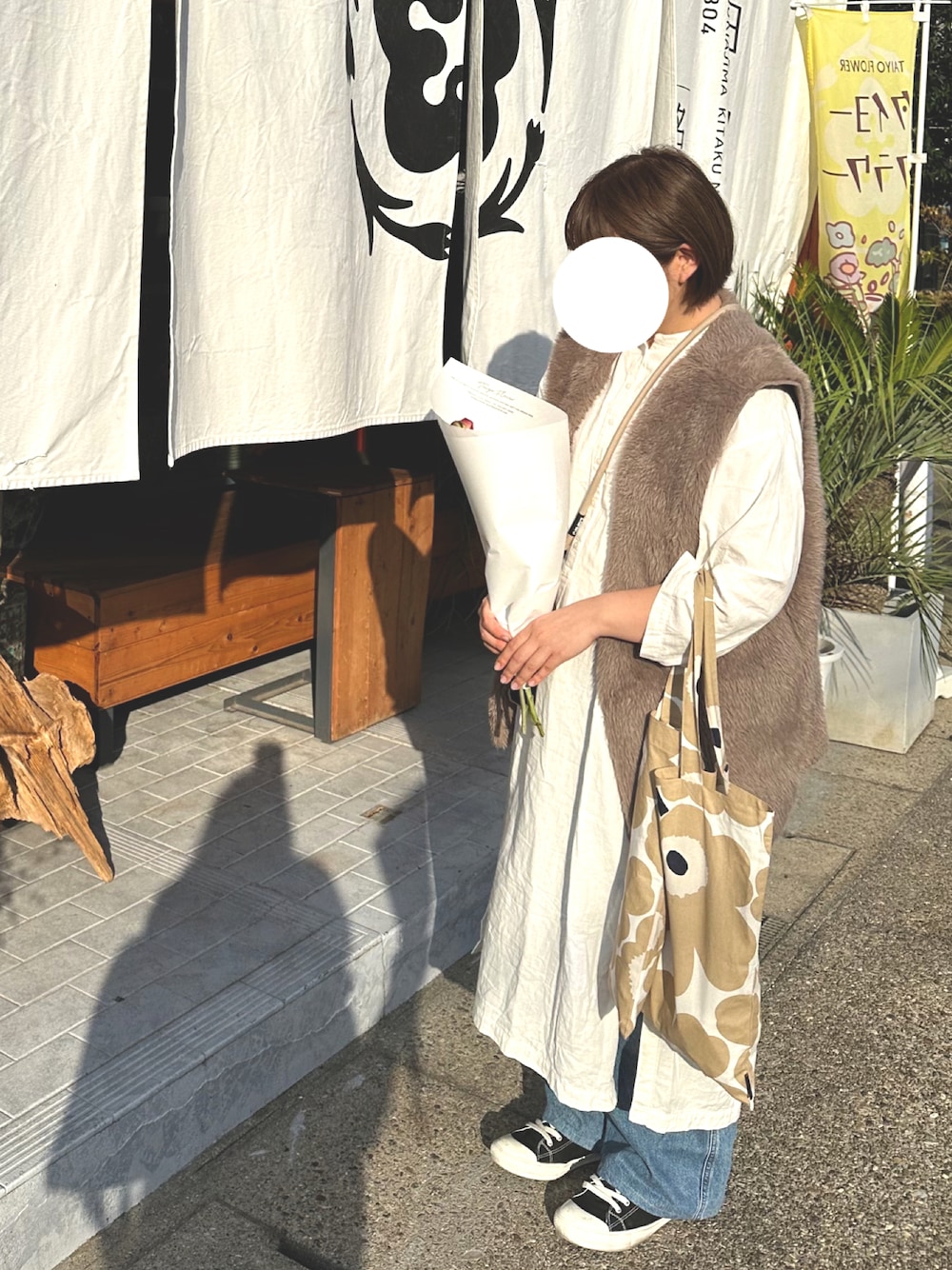 「marimekkoの・marimekko / マリメッコ  Pieni Unikko ファブリック トートバッグ（トートバッグ、ベージュ系）」を使った、m a さん（レディース・161cm）の秋コーディネートの1枚目の写真