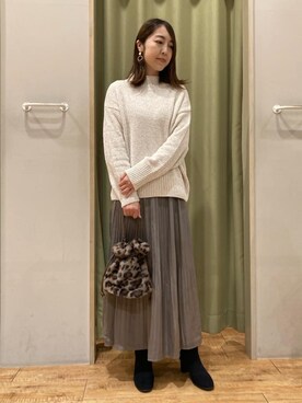 「DRESKIP（ドレスキップ）の【S-LL】ほんのりラメで女性らしい ベロアモールモックネックニット（ニット/セーター、ホワイト系）」を使った、hashiさん（レディース・163cm）の秋コーディネート