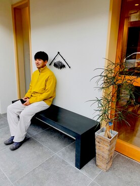 「アイテム（スニーカー、ブルー系）」を使った、e.oさん（メンズ・176cm）の秋コーディネート