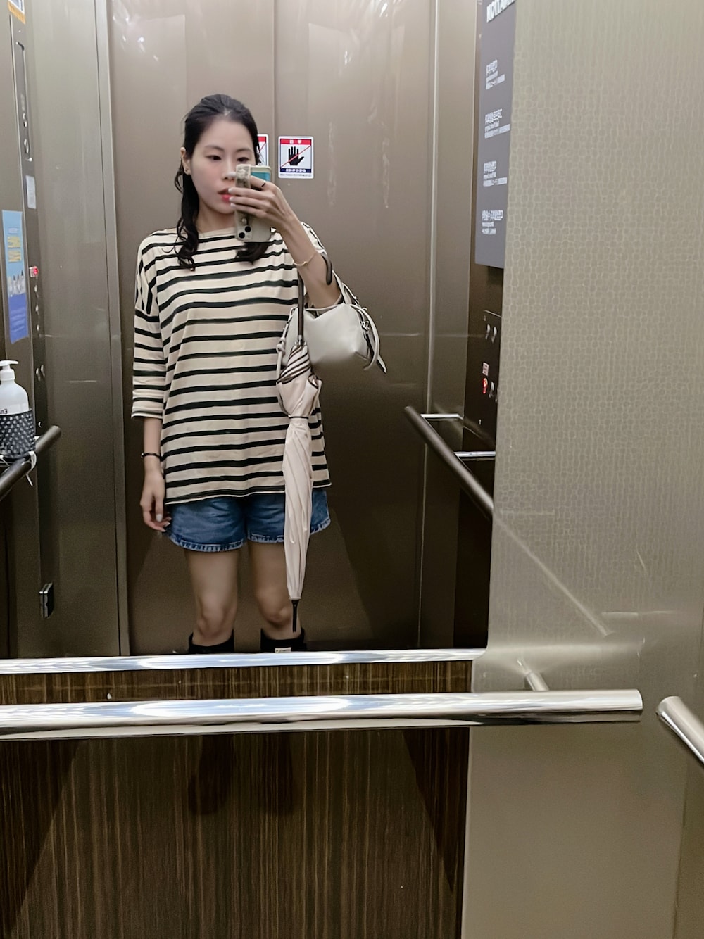 「秋服準備はじめました、大人女子、着回しコーデ、秋、秋カラー、カジュアル、雨の日コーデ、レインブーツ、ツモリチサト、ZARA、キレイめカジュアル、今日のコーデ、韓国ファッション、韓国好きな人と繋がりたい、休日スタイル」｜「TSUMORI CHISATOのアイテム（トップス、その他）」を使った、miihooさん（レディース・162cm）の秋コーディネートの1枚目の写真