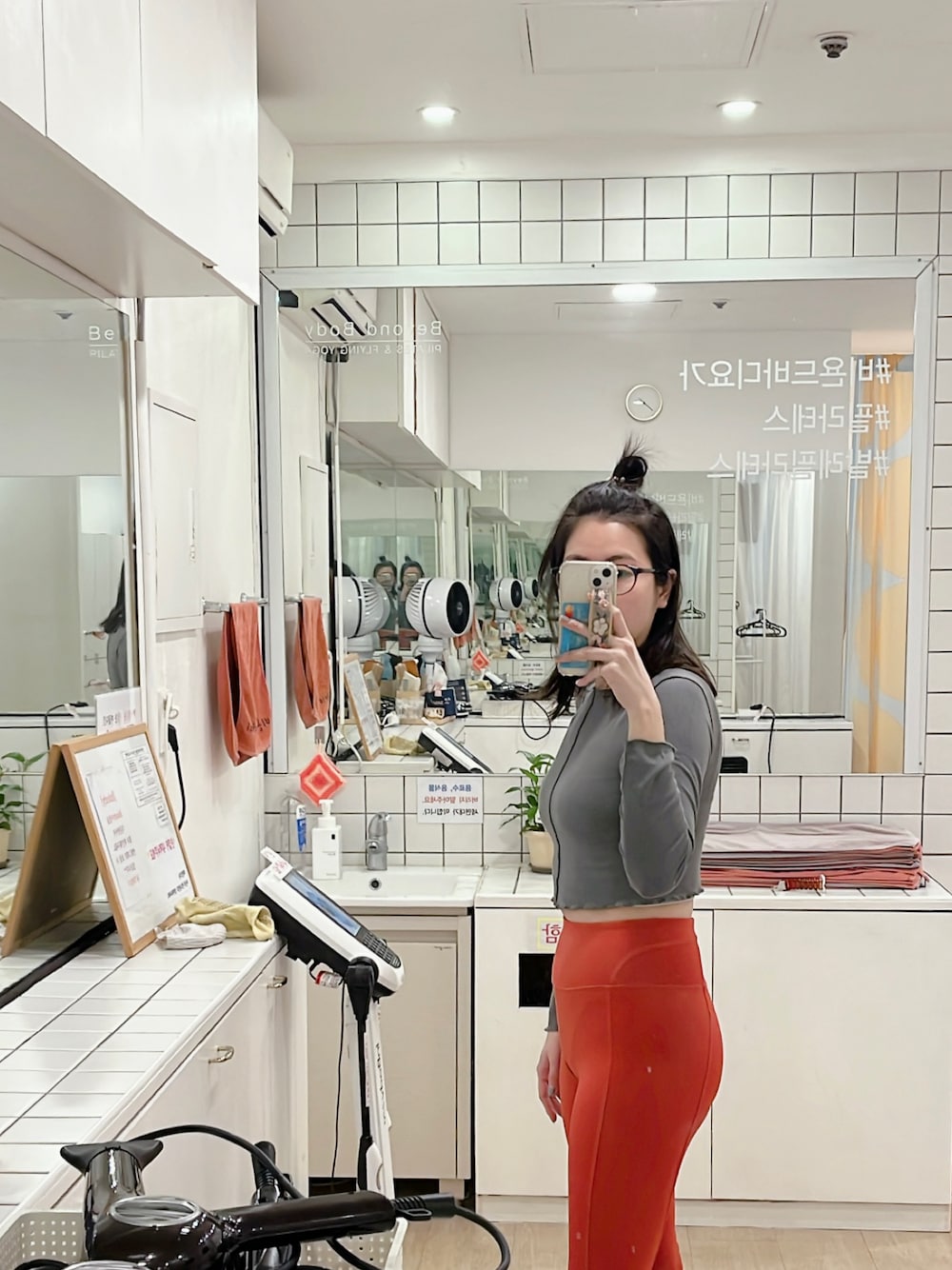 「ピラティス、ヨガ、レギンス、レギンスコーデ、韓国好きな人と繋がりたい、ZARAコーデ、ZARA、リーボック(Reebok)」｜「Reebokのアイテム（アウトドア/スポーツ、オレンジ系）」を使った、miihooさん（レディース・162cm）の冬コーディネートの1枚目の写真