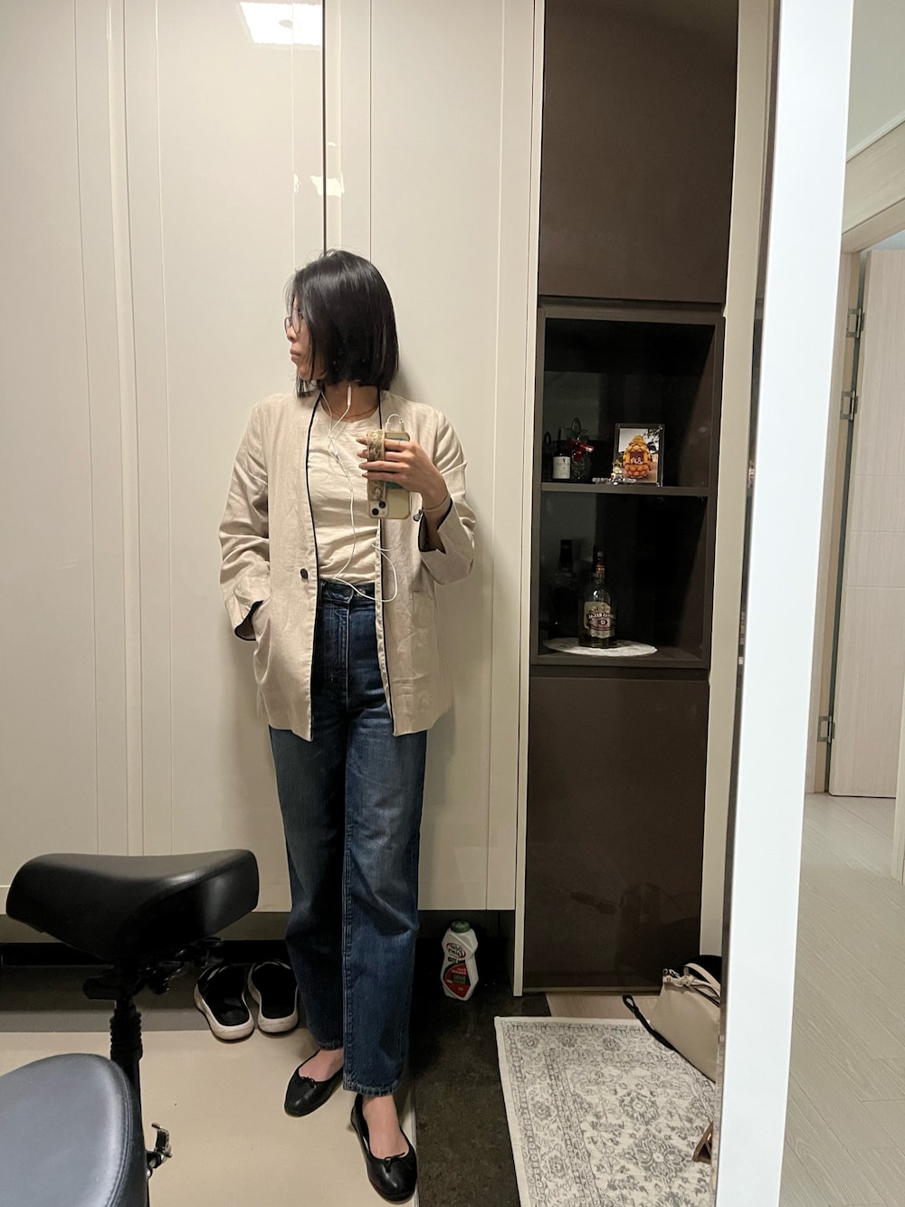 「デニム、お出かけコーデ、オトナカジュアル、オトナ女子、デニムパンツ、韓国ファッション、韓国ブランド、韓国好きな人と繋がりたい、レペット、ジーユー、ジャーナルスタンダード、30代コーデ、30代」｜「GUのアイテム（デニムパンツ、ブルー系）」を使った、miihooさん（レディース・162cm）の春コーディネートの1枚目の写真