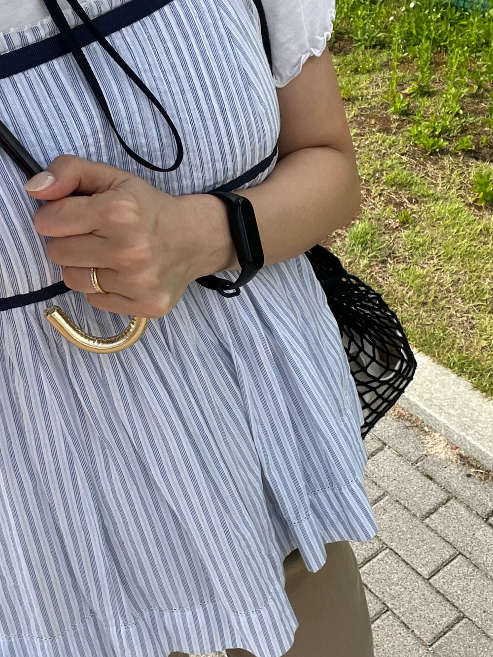 「韓国好きな人と繋がりたい、30代コーデ、30代、夏コーデ、きれいめコーデ、メガネ女子」｜「LONGCHAMPのLe Pliage Filet ショルダーバッグ M（ショルダーバッグ、ブラック系）」を使った、miihooさん（レディース・162cm）の夏コーディネートの1枚目の写真