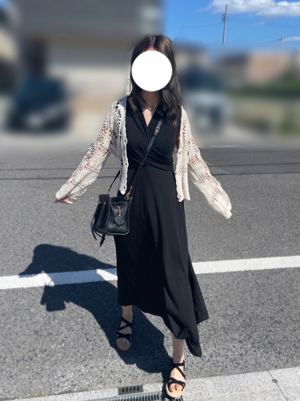 「休日コーデ、シンプルコーデ、ゆったりコーデ、休日スタイル、夏コーデ、ワンピース、サンダル」｜「DHOLICのアイテム（サンダル、ブラック系）」を使った、🌙さん（レディース・157cm）の夏コーディネートの1枚目の写真