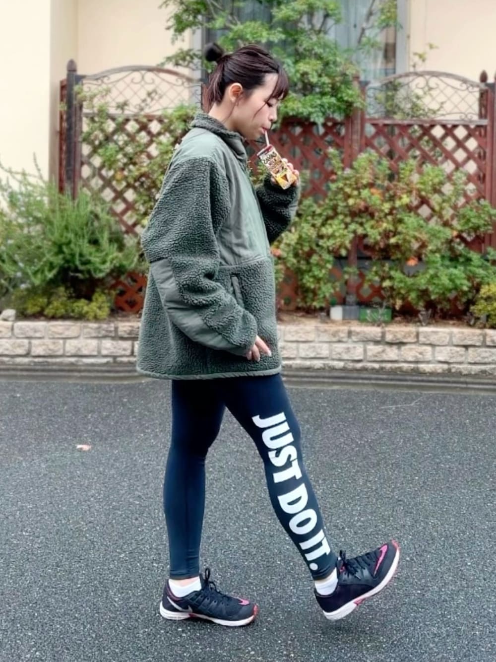 「ファッションを楽しもう、おしゃれさんと繋がりたい、ゆったりコーデ、スニーカーコーデ、トレーニング、ナイキ、ナイキスニーカー、justdoit、ジム、ジムスタイル」｜「FESTOのアイテム（ジャケット/アウター、グリーン系）」を使った、Satomi🐈💚さん（レディース・159cm）の秋コーディネートの1枚目の写真