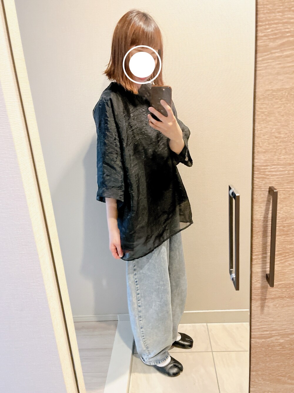 「3coinsのアイテム（パンプス、ブラック系）」を使った、e_yさん（キッズ・80cm）の春コーディネートの1枚目の写真