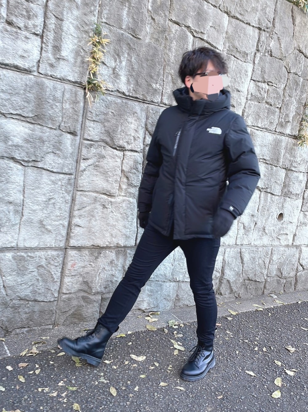 「オールブラック、休日スタイル、大人カジュアル、ブーツ、ダウンジャケット」｜「THE NORTH FACEのアイテム（ダウンジャケット/コート、ブラック系）」を使った、🎖🐢🎖さん（メンズ・175cm）の冬コーディネートの1枚目の写真