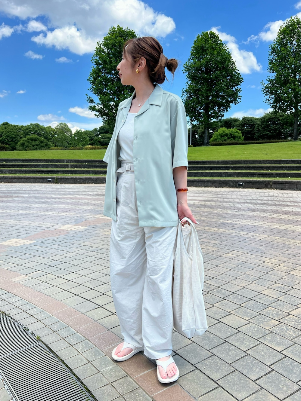 「プチプラ、シャツ好き集まれ、グリーン、GU、オープンカラーシャツ、楽チンコーデ、夏、oofos、メンズライク」｜「GUのアイテム（シャツ/ブラウス、グリーン系）」を使った、maiko さん（骨格ウェーブ・レディース・159cm）の夏コーディネートの1枚目の写真