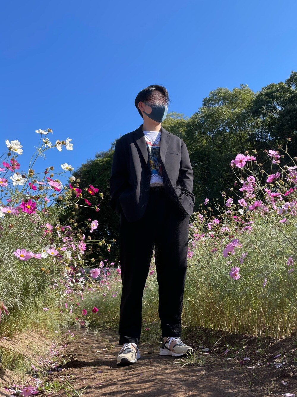 「セットアップ、UNIQLO、大人カジュアル、スニーカーコーデ、ストリートMIX、UT、エアハラチ」｜「EMMA CLOTHESの【セットアップ】梨地ルーズリラックス オーバーサイズ テーラードジャケット＆テーパードワイドパンツ EMMA CLOTHES 2021AW（セットアップ、ブラック系）」を使った、りくのすけ｜低身長さん（メンズ・161cm）の秋コーディネートの1枚目の写真