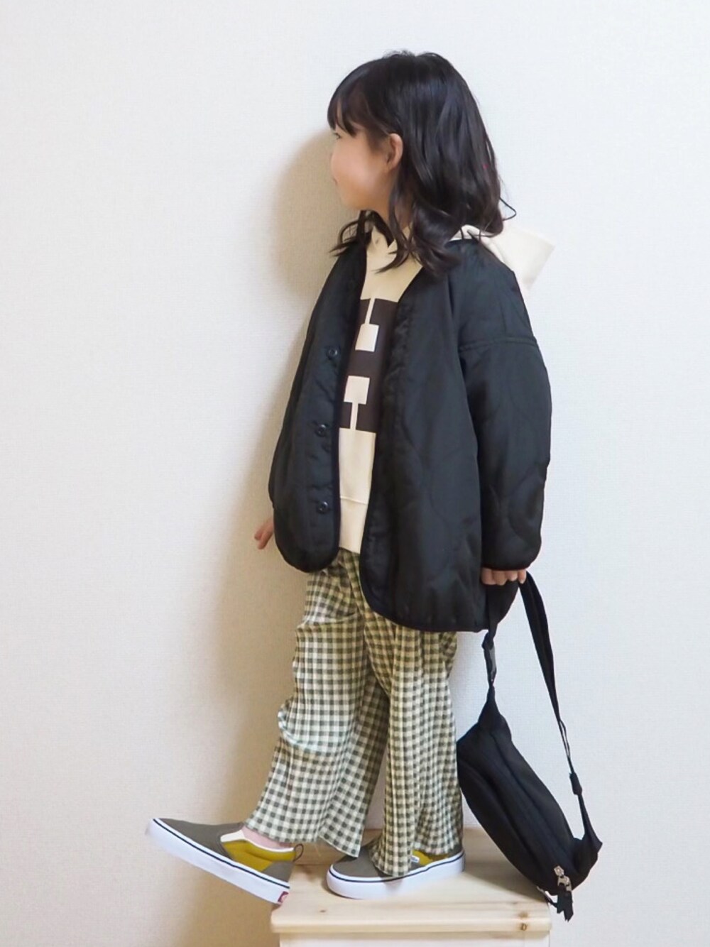 「スウェット、VANS、パーカー、キルティング、LOWRYS FARM、レイヤードスタイル、休日スタイル、スリッポン、カジュアルコーデ、ローリーズファーム(LOWRYS FARM)、プリーツパンツ、PR、秋コーデ、lowrysfarmkids、だから秋服が好き」｜「LOWRYS FARMの３ＷＡＹモッズコート　959146（モッズコート、ブラック系）」を使った、☺︎May☺︎さん（キッズ・100cm）の秋コーディネートの1枚目の写真