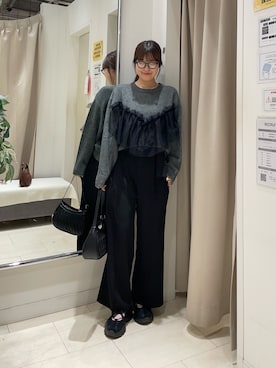 「アイテム（スラックス、ブラック系）」を使った、Risaさん（レディース・162cm）の秋コーディネート