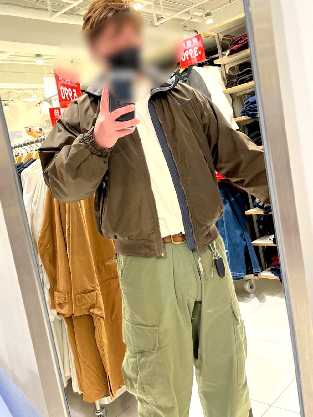 「メンズファッション、古着MIX、カーゴパンツ、カジュアルコーデ、シンプル、休日コーデ、古着、服好きな人と繋がりたい」｜「coenのアイテム（カーゴパンツ、グリーン系）」を使った、tamutaso5002さん（メンズ・175cm）の夏コーディネートの1枚目の写真