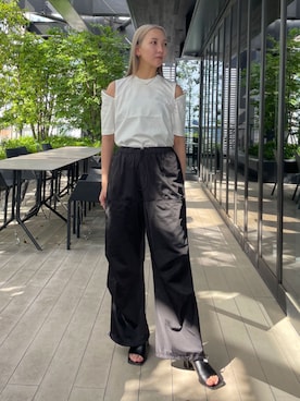 「CINOH（チノ）のアイテム（Tシャツ/カットソー）」を使った、THE TOKYO STAFFさん（レディース・168cm）の春コーディネート