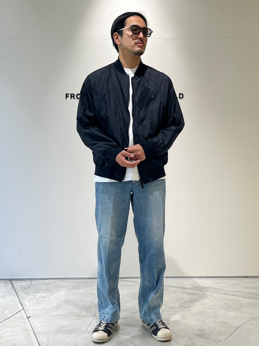 WHITE MOUNTAINEERINGのMA-1を使った人気ファッションコーディネート 