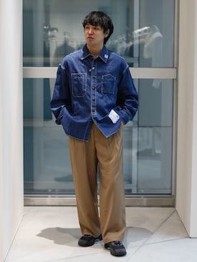 「markaware（マーカウェア）のアイテム（スラックス）」を使った、THE TOKYO STAFFさん（メンズ・170cm）の冬コーディネート