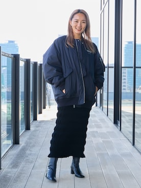 「beautiful people（ビューティフルピープル）のアイテム（MA-1）」を使った、THE TOKYO STAFFさん（レディース・165cm）の秋コーディネート