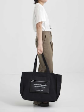 「beautiful people（ビューティフルピープル）のアイテム（トートバッグ）」を使った、THE TOKYO STAFFさん（レディース・160cm）の夏コーディネート