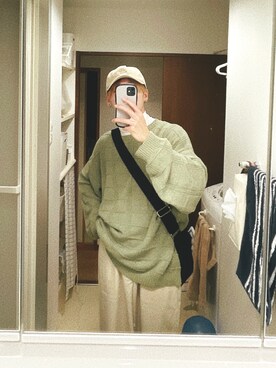「GU（ジーユー）のアイテム（スラックス、ベージュ系）」を使った、ばせさん（メンズ・170cm）の冬コーディネート