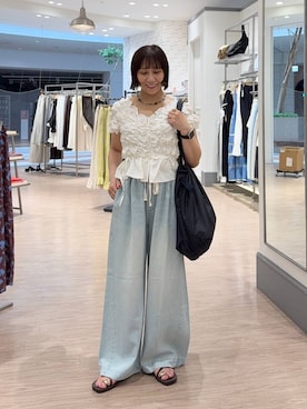 「LOWRYS FARM（ローリーズファーム）のシャーリングブラウスフレンチスリーブ　1046442（シャツ/ブラウス、ホワイト系）」を使った、yurie0407さん（レディース・154cm）の夏コーディネート