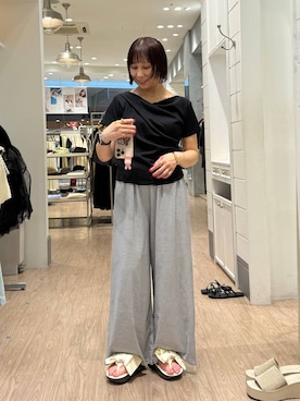 「LOWRYS FARM（ローリーズファーム）のドレーププルオーバーSS 1053677（Tシャツ/カットソー、ブラック系）」を使った、yurie0407さん（レディース・154cm）の夏コーディネート