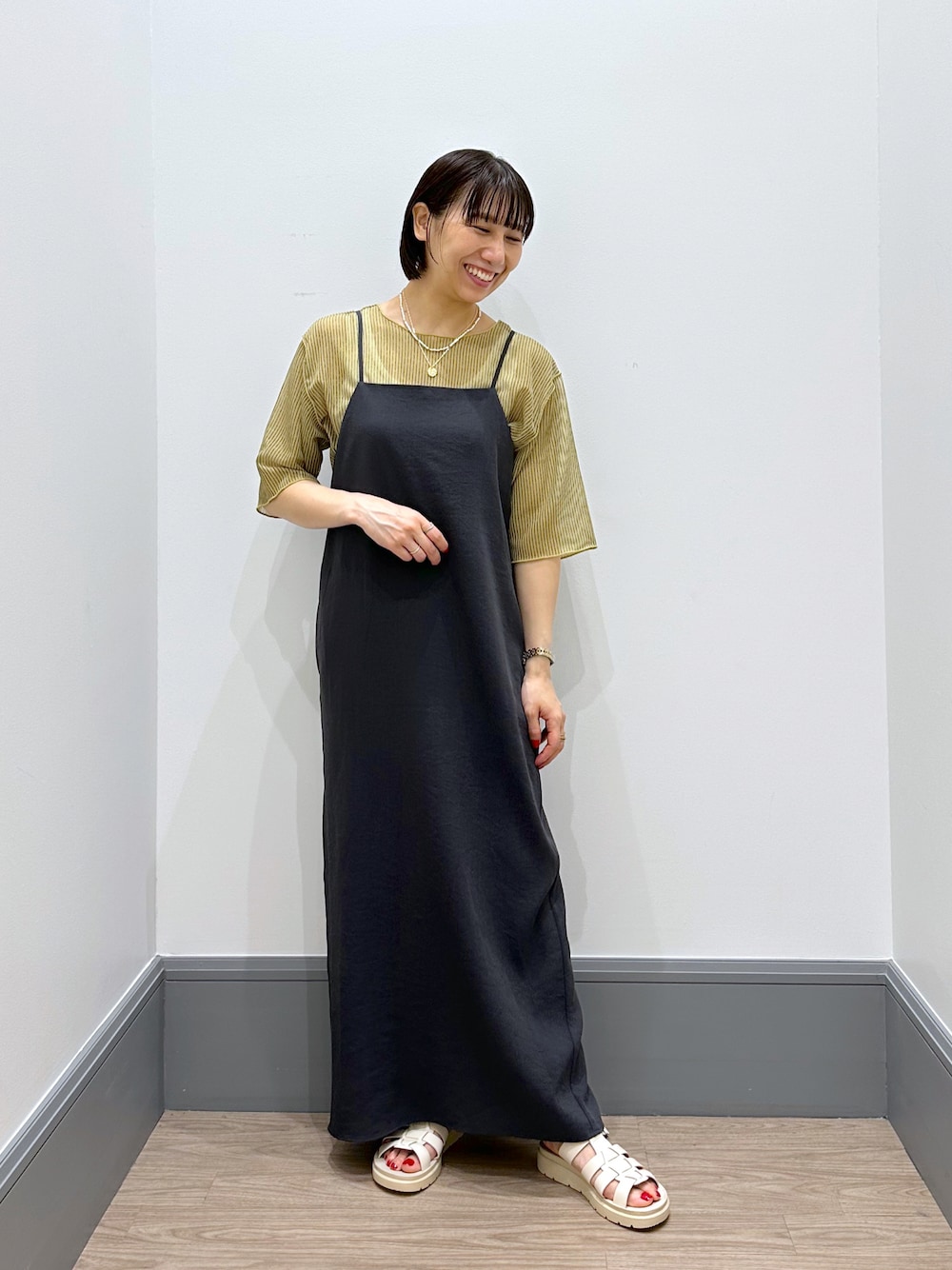 スクエアキャミワンピース 272107を使ったレディース人気ファッション