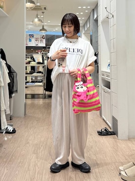 「LOWRYS FARM（ローリーズファーム）のメランジロゴTEE　1048840（Tシャツ/カットソー、ホワイト系）」を使った、yurie0407さん（レディース・154cm）の夏コーディネート