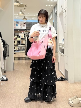「LOWRYS FARM（ローリーズファーム）のマルチポケットショルダーＢＡＧ 1000269（ショルダーバッグ、ピンク系）」を使った、yurie0407さん（レディース・154cm）の夏コーディネート
