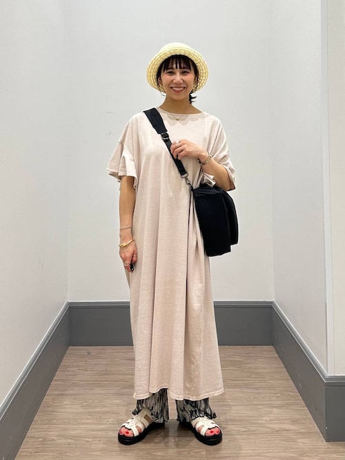 セール】BIGフリルワンピースSS 113588（ワンピース）｜LOWRYS