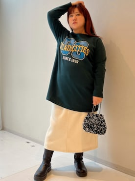 「大きいサイズレディースファッション」｜「アイテム（スウェット）」を使った、nissen Smile Modelsさん（レディース・155cm）の秋コーディネート