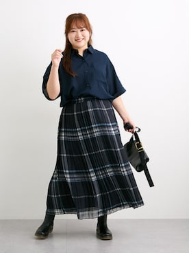 「nissen（ニッセン）のとろみブロードビッグシャツ（イージーケア・吸汗速乾）＜大きいサイズ有＞（シャツ/ブラウス、ブルー系）」を使った、nissen Smile Modelsさん（レディース・155cm）の秋コーディネート