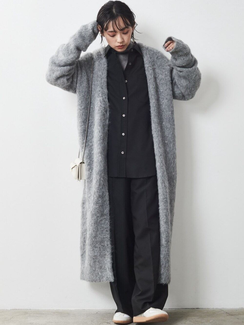 「大きいサイズレディースファッション、モデル、レギュラー、CHIC STYLE」｜「CHIC STYLEの大きいサイズヘアリーロングニットカーディガンシックスタイル（カーディガン/ボレロ、ブラウン系）」を使った、nissen Smile Modelsさん（レディース・163cm）の秋コーディネートの1枚目の写真