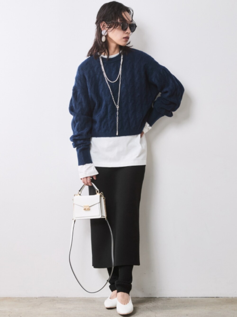「大きいサイズレディースファッション、モデル、レギュラー、CHIC STYLE、冬コーデ、きれいめカジュアル、Skirt、Layered、Knit」｜「CHIC STYLEのレギンス付ニットタイトスカート シックスタイル（大きいサイズ対応）（スカート、ブラック系）」を使った、nissen Smile Modelsさん（レディース・163cm）の秋コーディネートの1枚目の写真