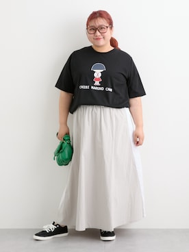 「nissen（ニッセン）の＜大きいサイズ＞【ちびまる子ちゃん】いろいろキャラクタープリントTシャツ（ニット/セーター、ブラック系）」を使った、nissen Smile Modelsさん（レディース・158cm）の夏コーディネート