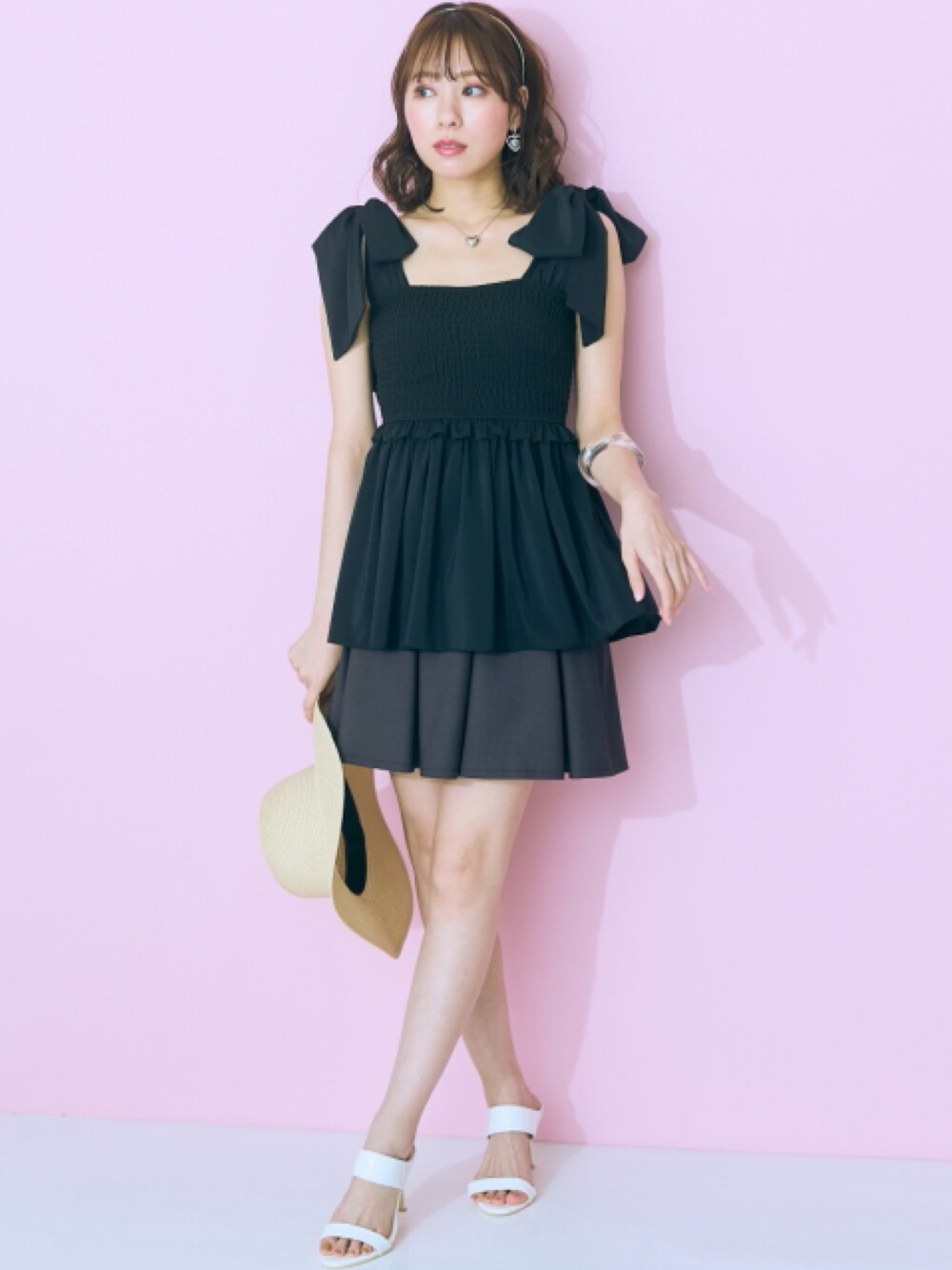 「大きいサイズレディースファッション、モデル、レギュラー、marun、夏コーデ、かわいい」｜「marunのmarun　アシンメトリーハートイヤーカフ（イヤーカフ、シルバー系）」を使った、nissen Smile Modelsさん（レディース・162cm）の春コーディネートの1枚目の写真