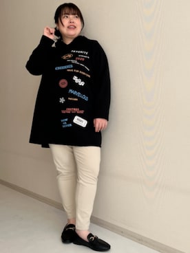 「アイテム（スウェット、ゴールド系）」を使った、nissen Smile Modelsさん（レディース・158cm）の秋コーディネート